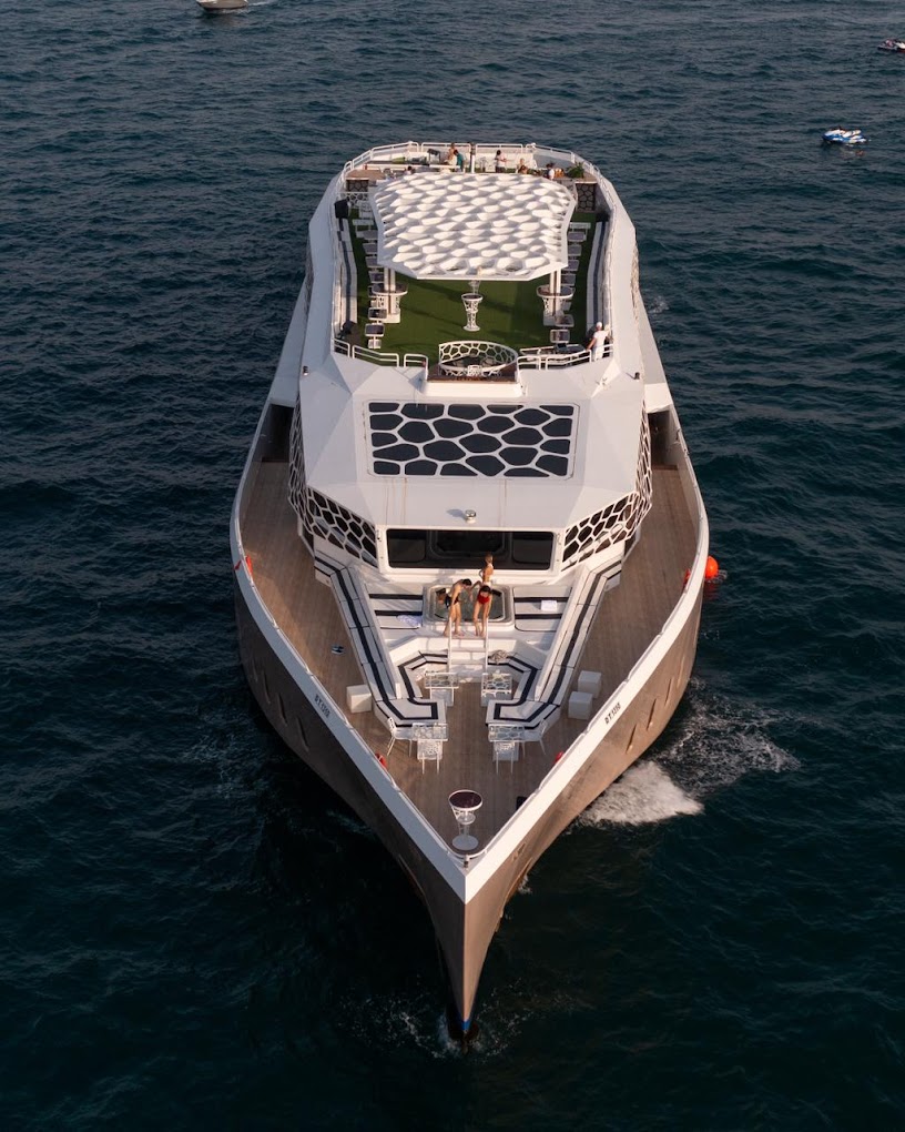 lotus mega yacht vip